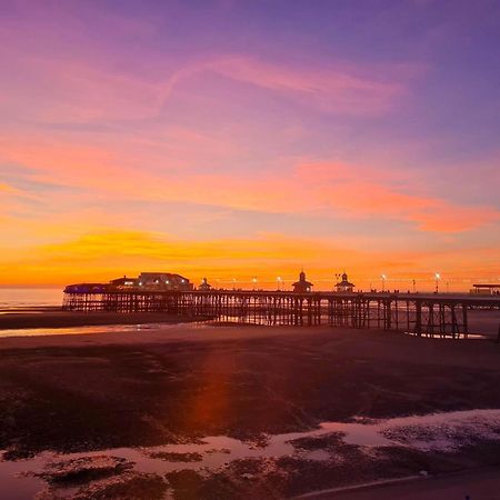 Вилла Blackpool - Seaside Номер фото